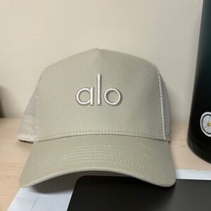 District Trucker Hat in Bone